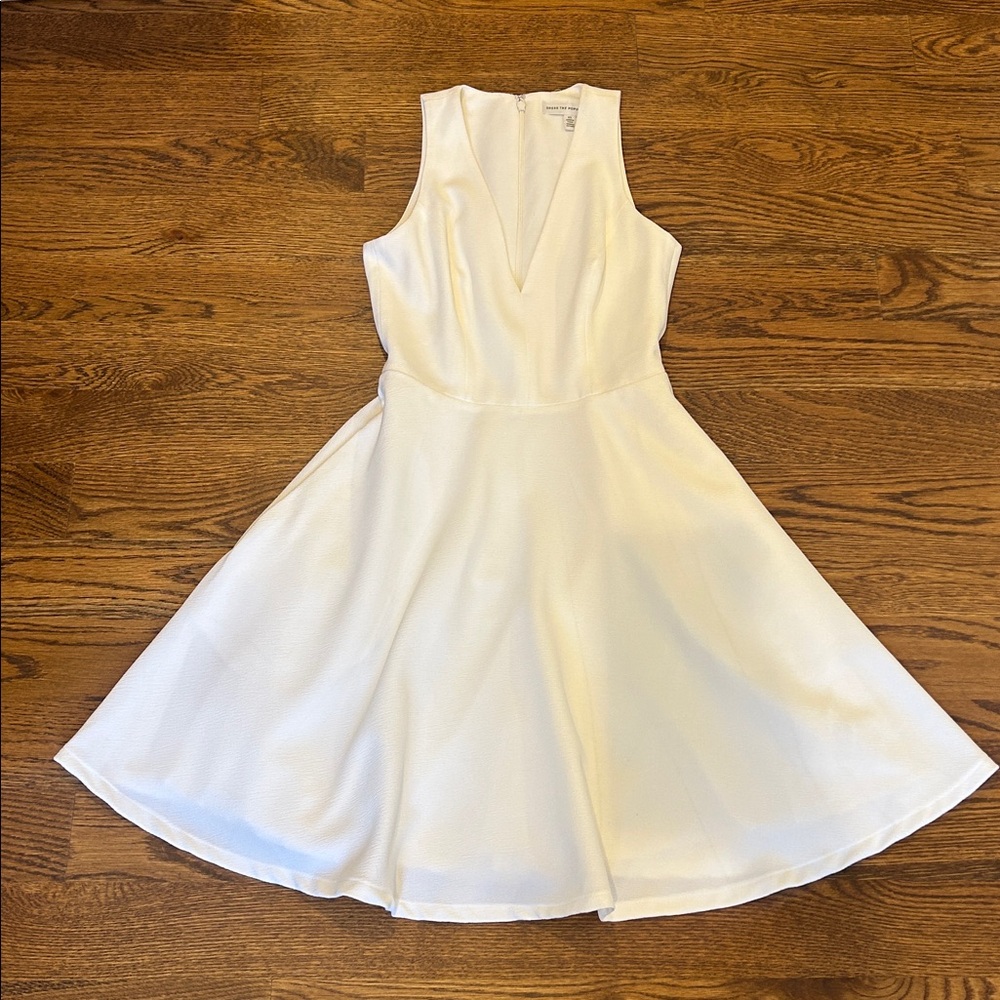 Dress The Population Catalina Crepe V-Neck Sleeveless A-Line Dress - Picture 3 of 9